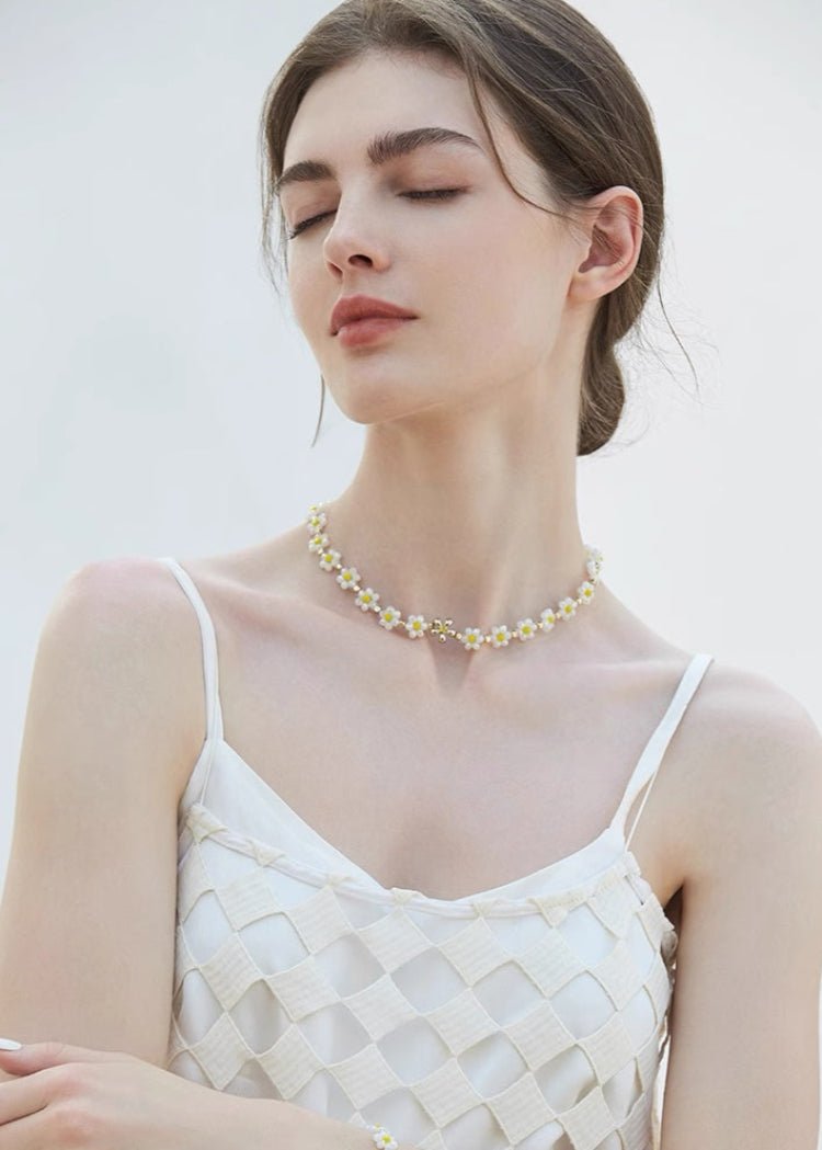 Countryside Greenfield Original Fresh Small Flower Necklace Pull - Down Neck Chain - MAIXUN